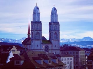 Zurich City Walk: 2.5 Hour Private Walking Tour - Discover the Past and Present